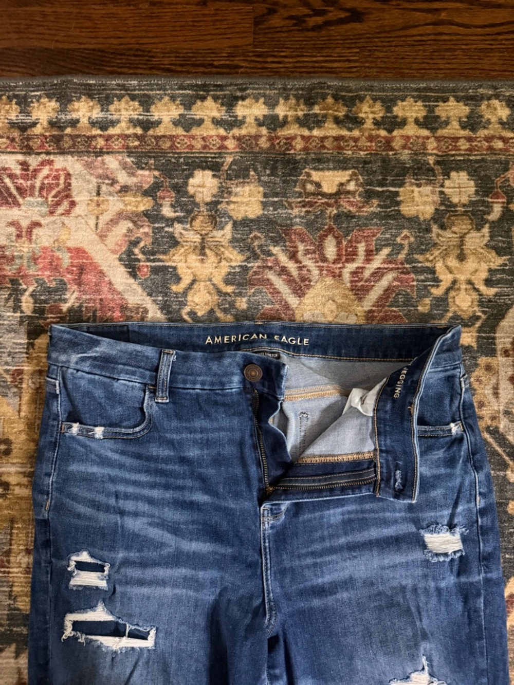 American Eagle Dark Wash Distressed Curvy Jegging - Picture 4 of 10